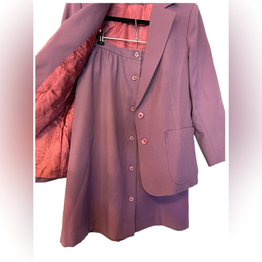 VTG. Nan Elliot skirt suit. Purple. Women’s size 6/8.
